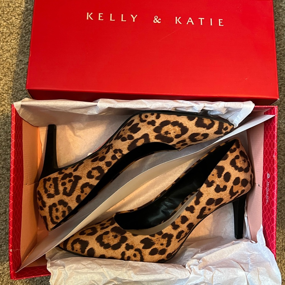 Leopard print Kelly & Katie Pumps